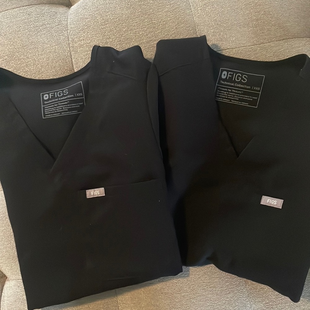 2 Figs scrub tops